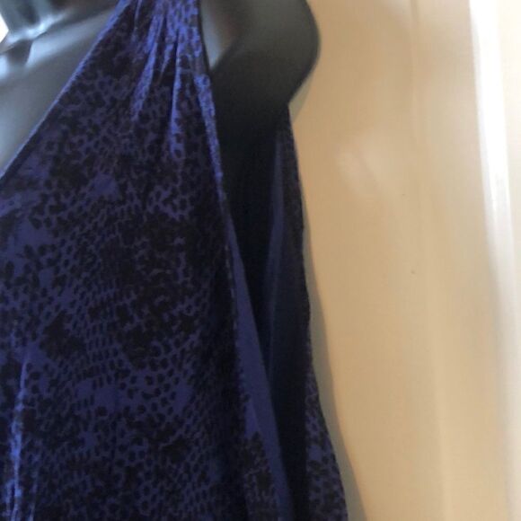a.n.a. sleeveless top w draping arm - Picture 3 of 6